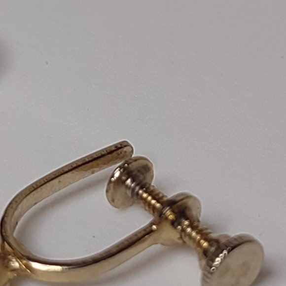 Gold Tone And White Bead Screw On Dangle Earrings - Picture 9 of 12